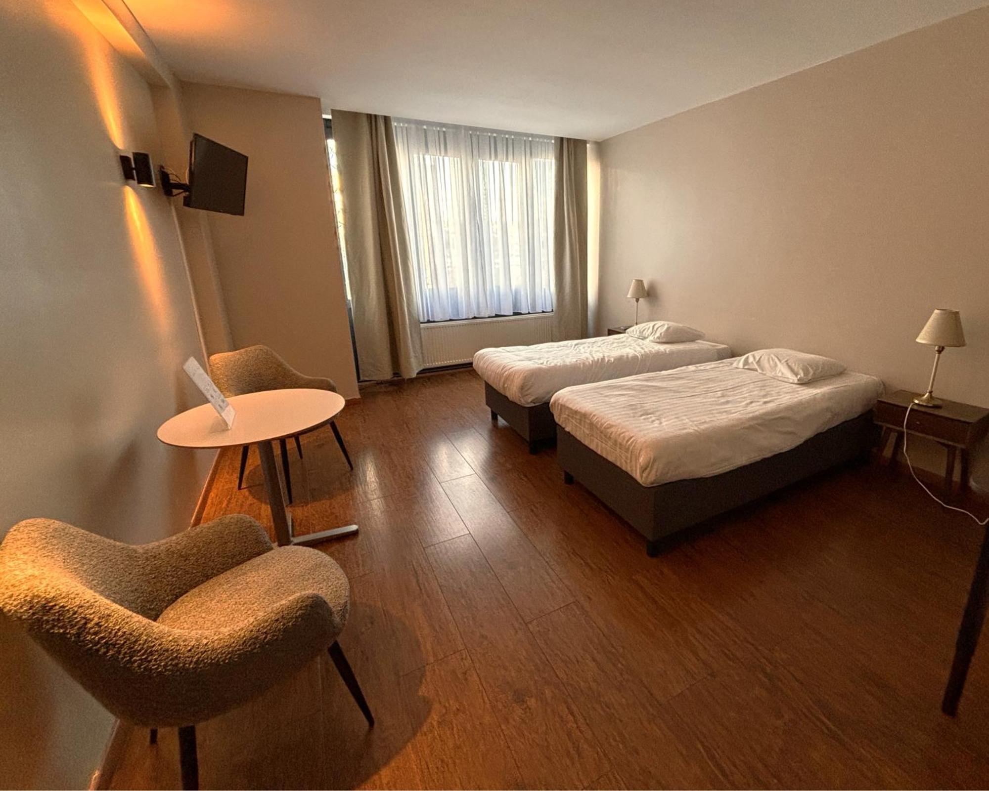 Escale Hotel Saint-Gilles Экстерьер фото