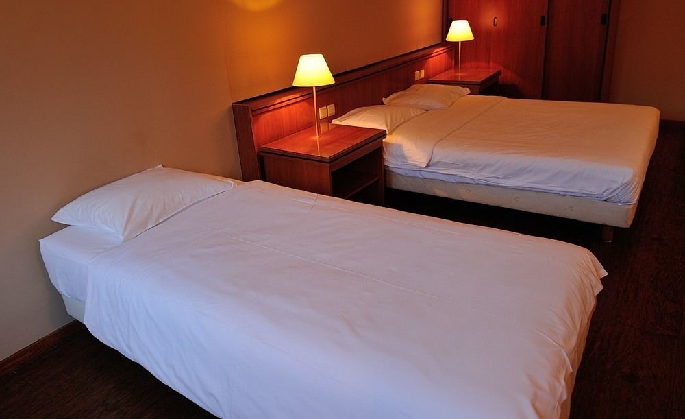 Escale Hotel Saint-Gilles Экстерьер фото