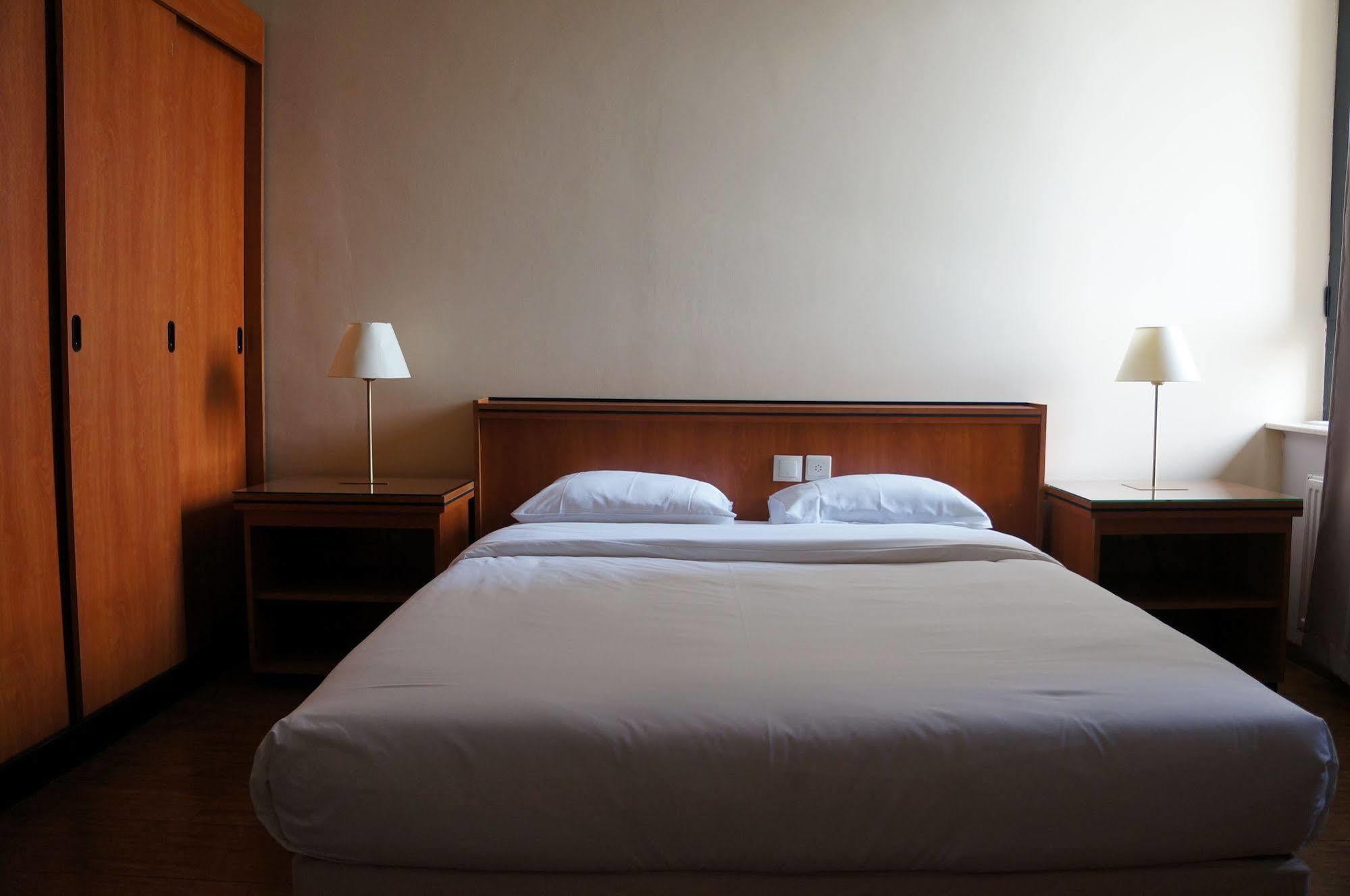 Escale Hotel Saint-Gilles Экстерьер фото