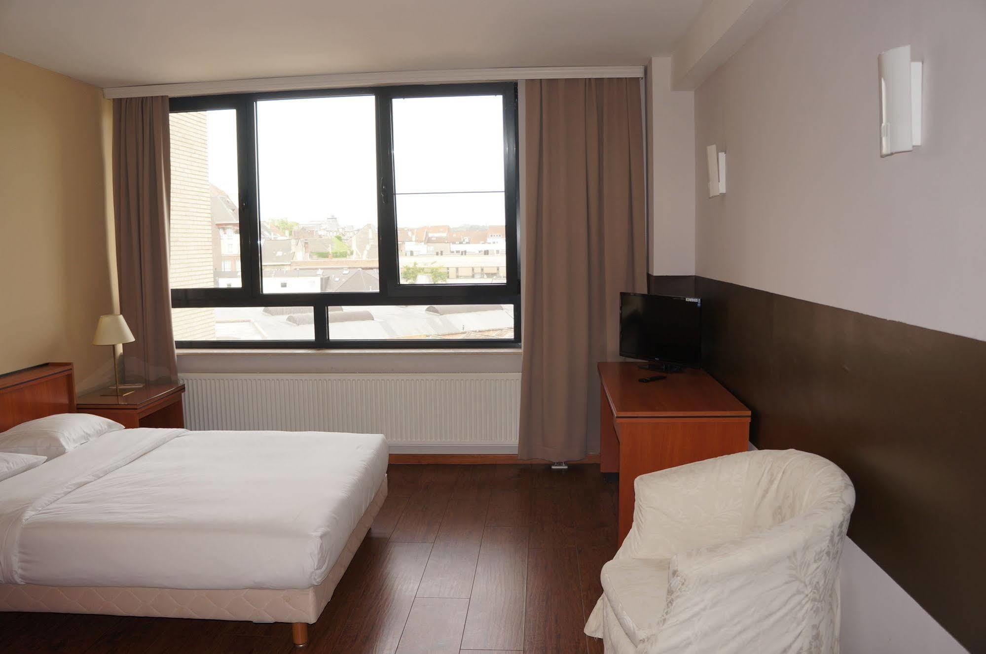 Escale Hotel Saint-Gilles Экстерьер фото
