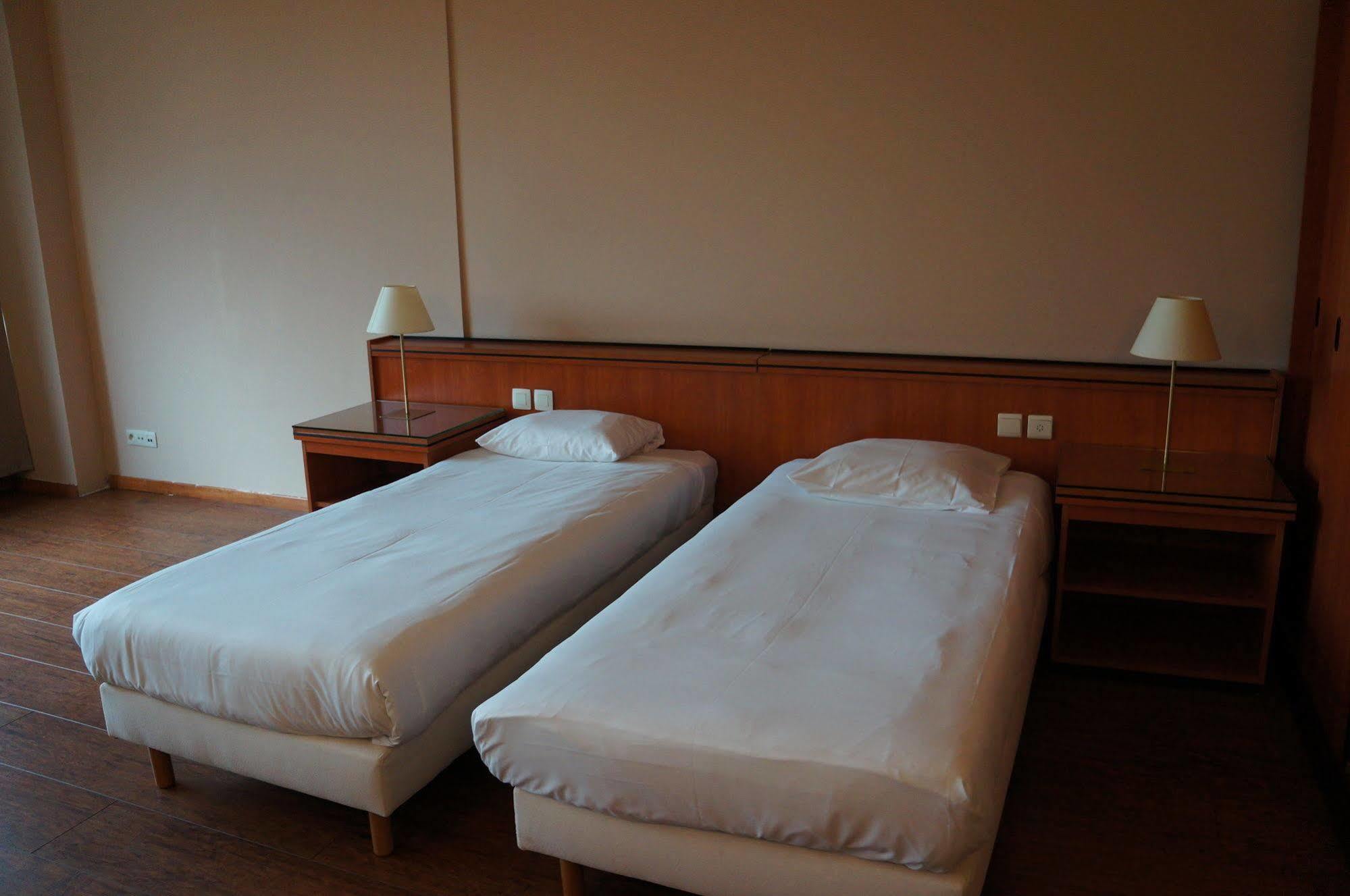 Escale Hotel Saint-Gilles Экстерьер фото